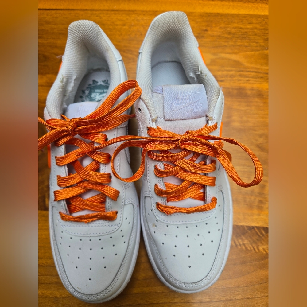 Nike Air youth White and Orange Sneakers. Y5.5 - Picture 10 of 15